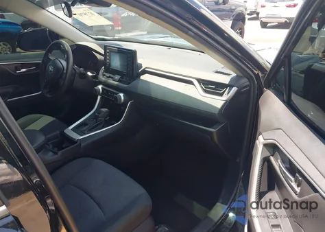 2020 Toyota Rav4 Xle z USA, uszkodzony, nr VIN 2T3W1RFV2LC057946